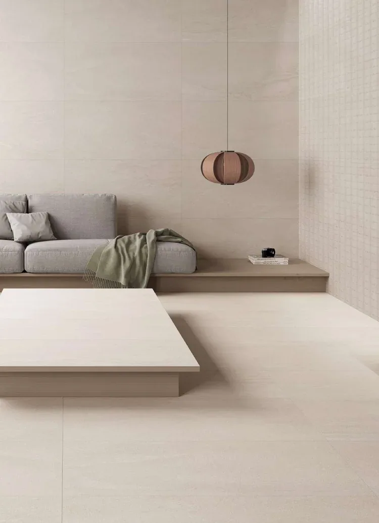 Revestimiento Bela Sand 30×90 instalado