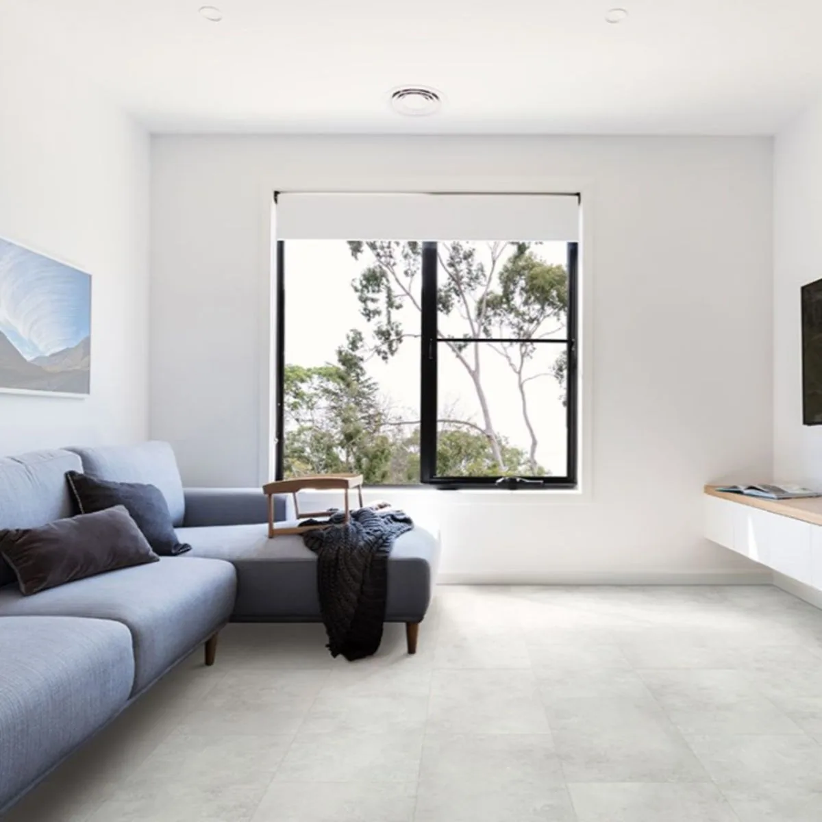 Piso vinílico LVT Trecento Mountains Gray 30,48×60,96 instalado